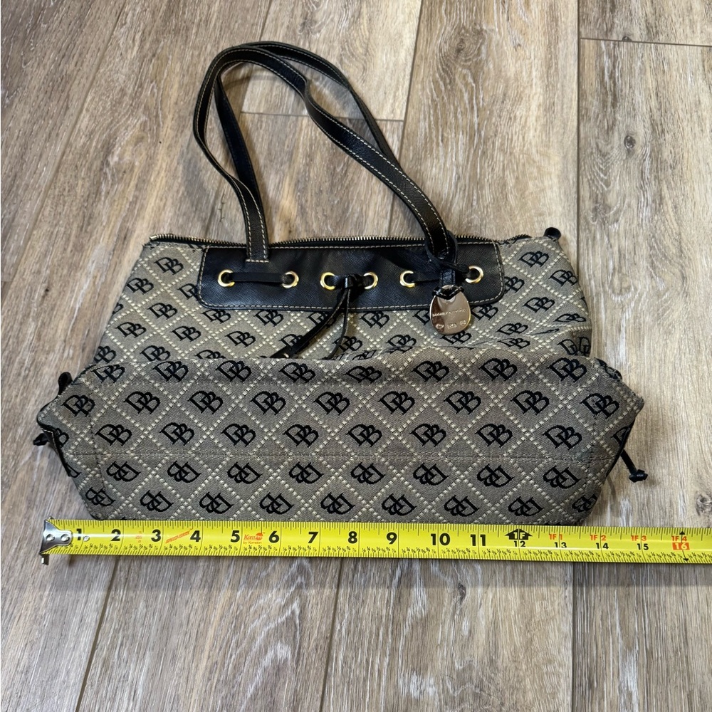 Dooney and Bourke cloth and leather square shoulder purse. - Picture 14 of 16